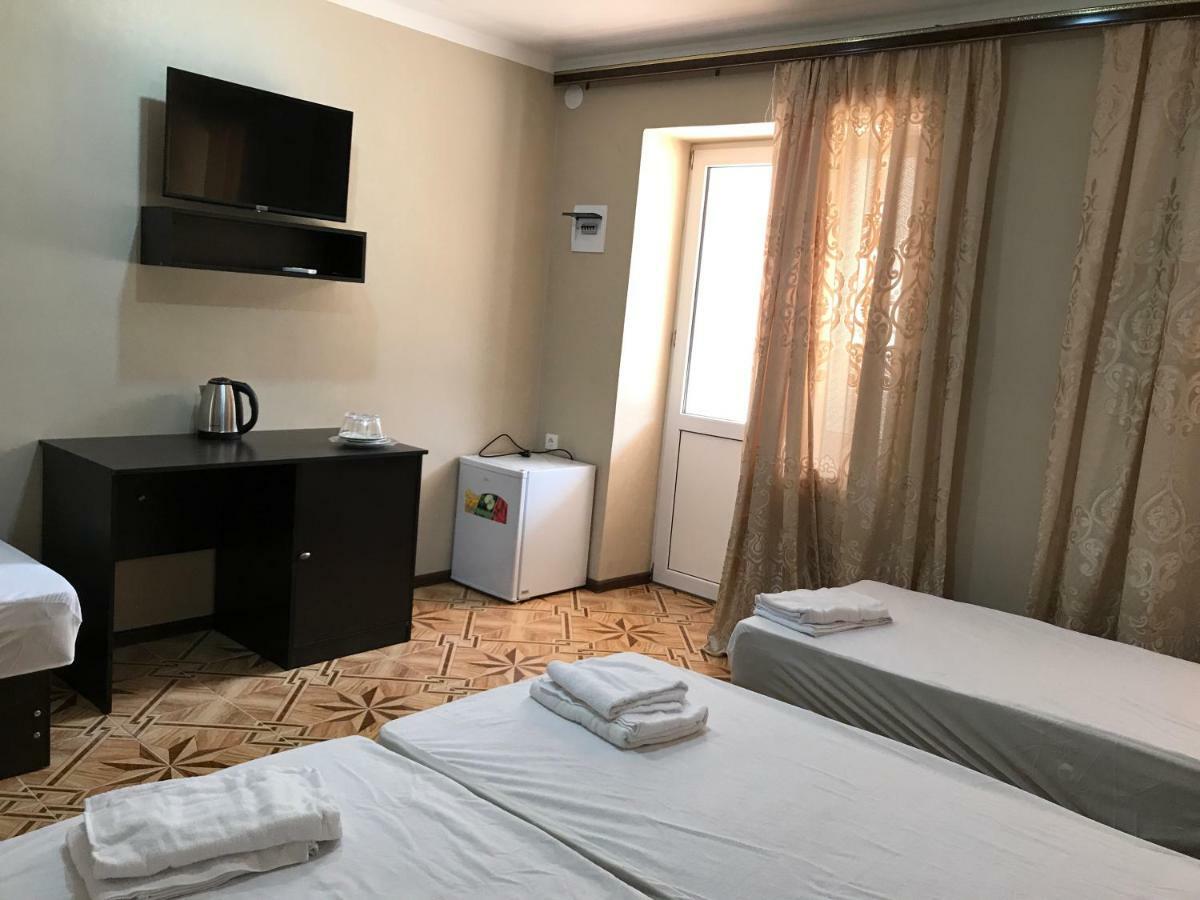 Ainar Hotel Gagra Bagian luar foto