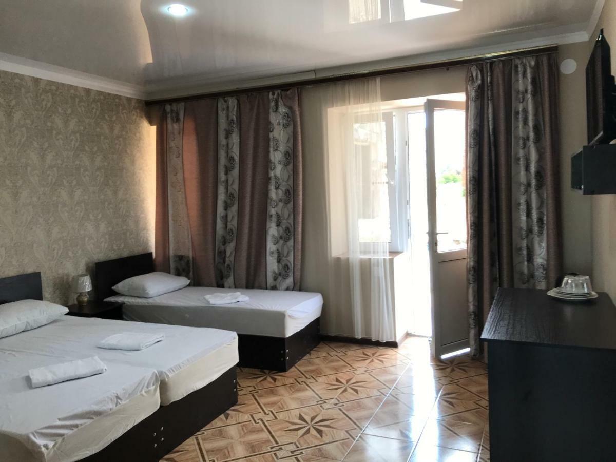 Ainar Hotel Gagra Bagian luar foto