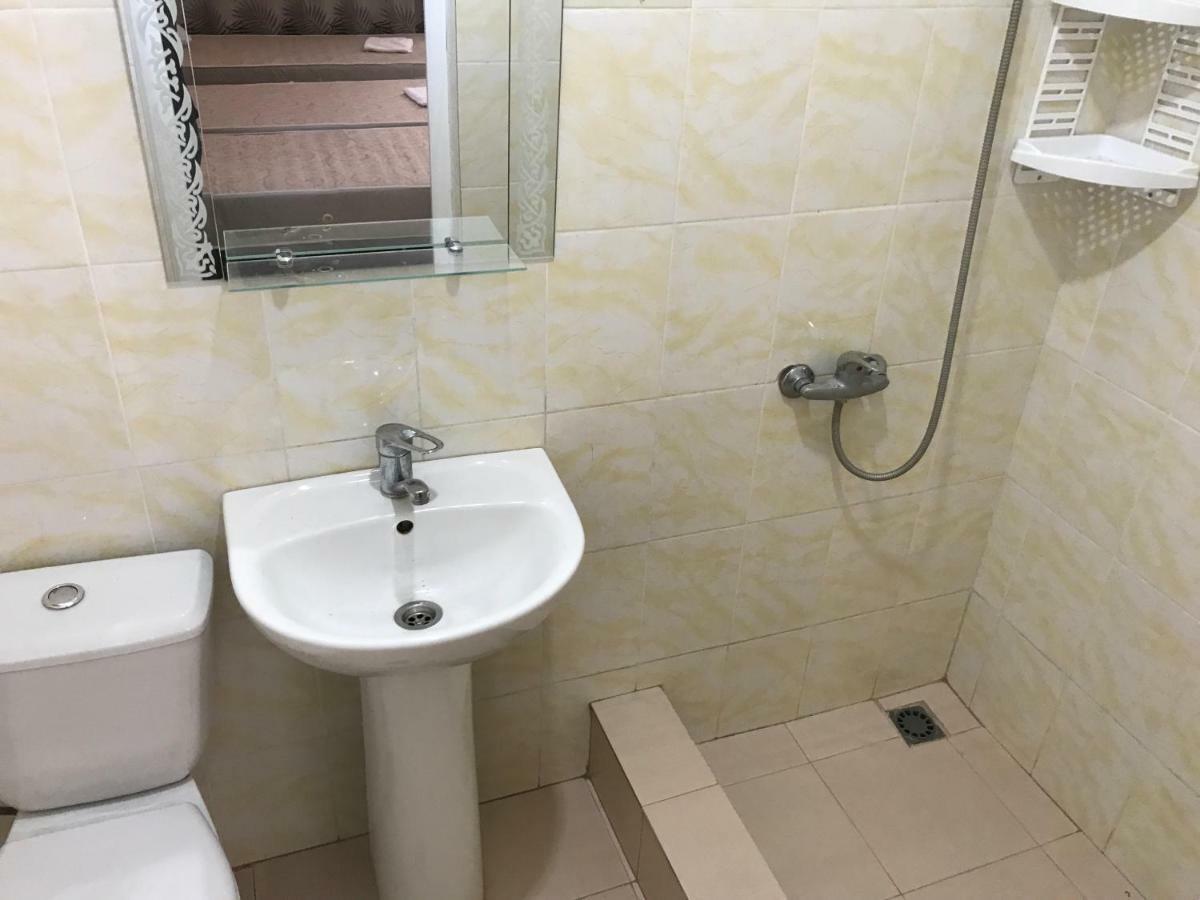 Ainar Hotel Gagra Bagian luar foto