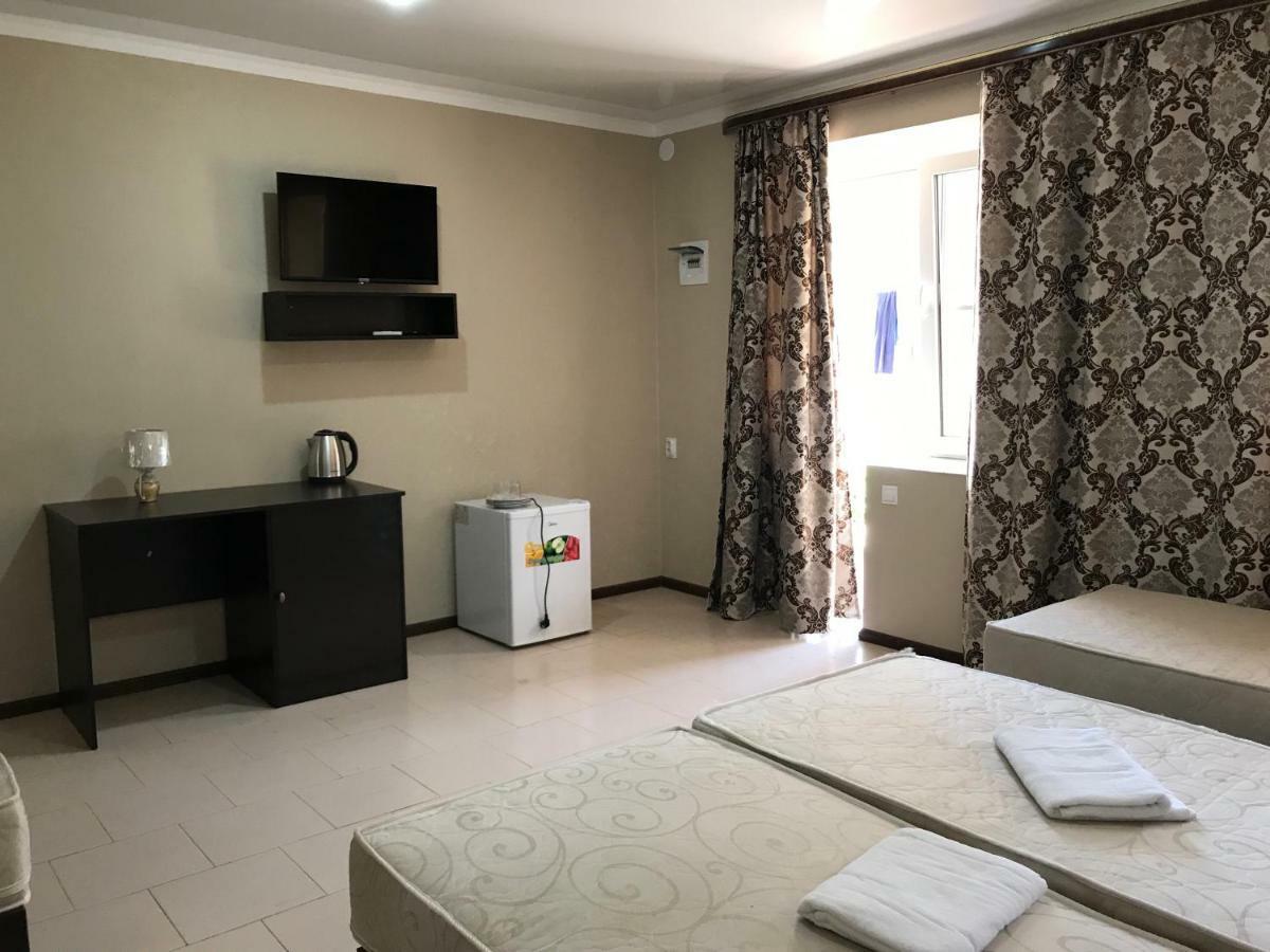 Ainar Hotel Gagra Bagian luar foto