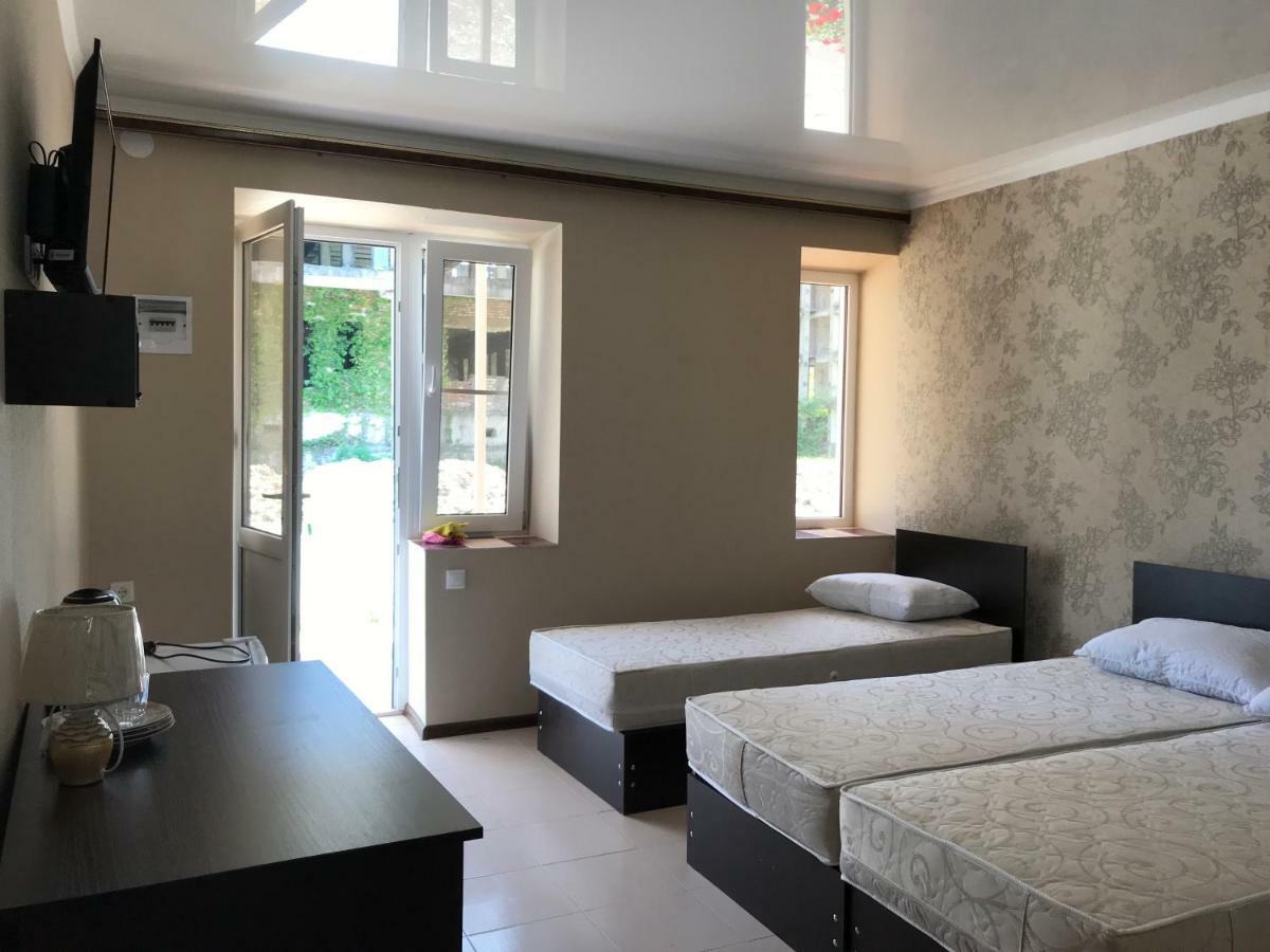 Ainar Hotel Gagra Bagian luar foto