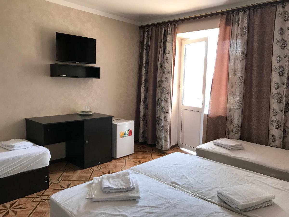 Ainar Hotel Gagra Bagian luar foto