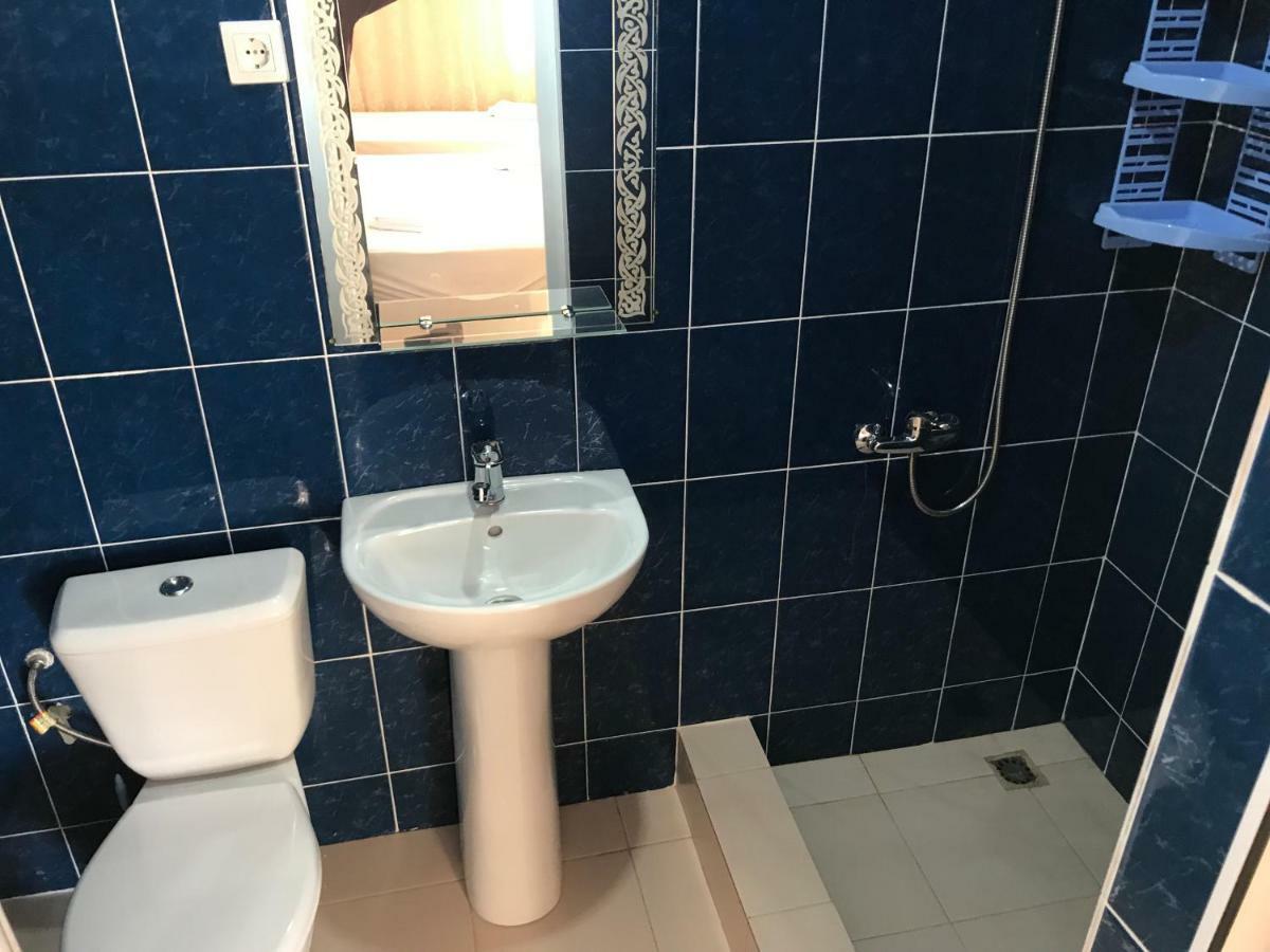 Ainar Hotel Gagra Bagian luar foto