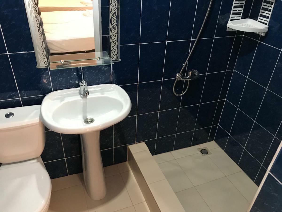 Ainar Hotel Gagra Bagian luar foto