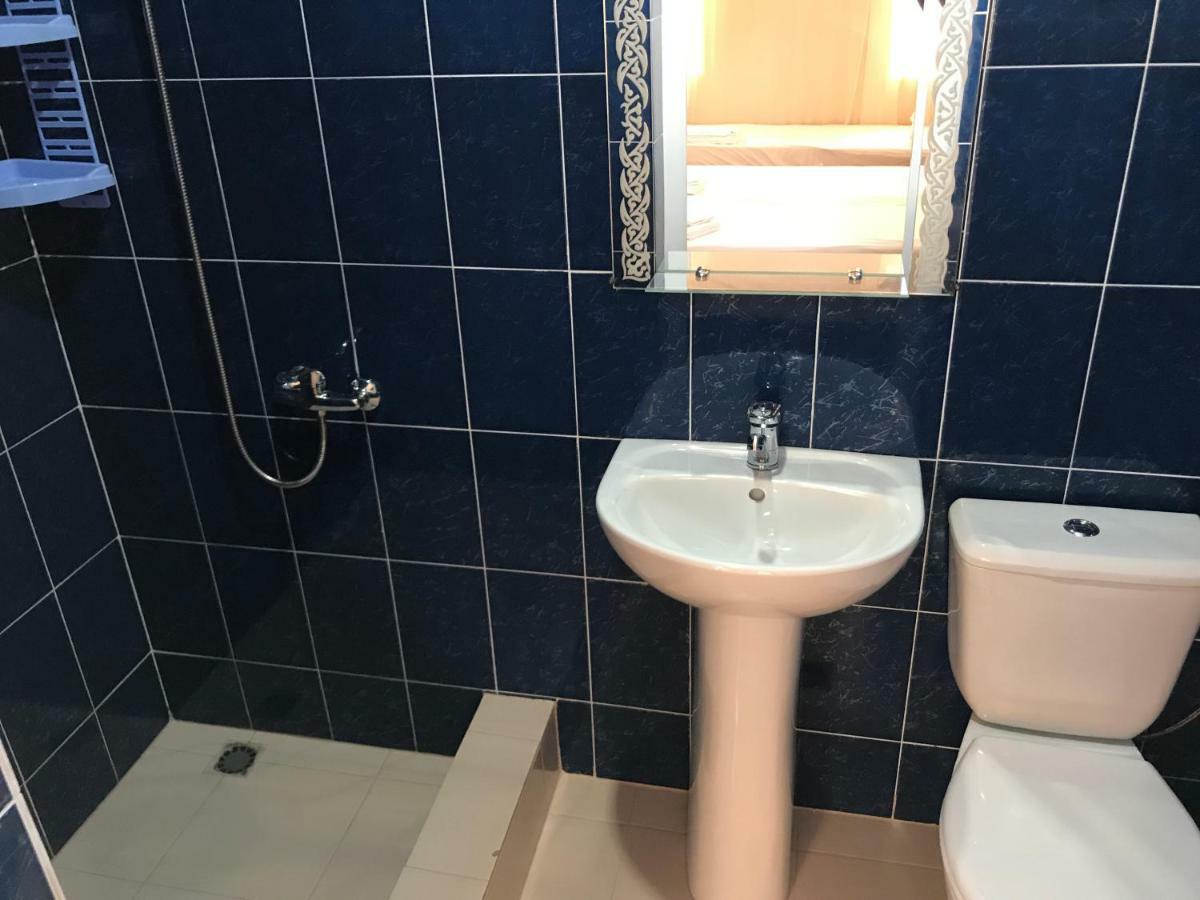 Ainar Hotel Gagra Bagian luar foto