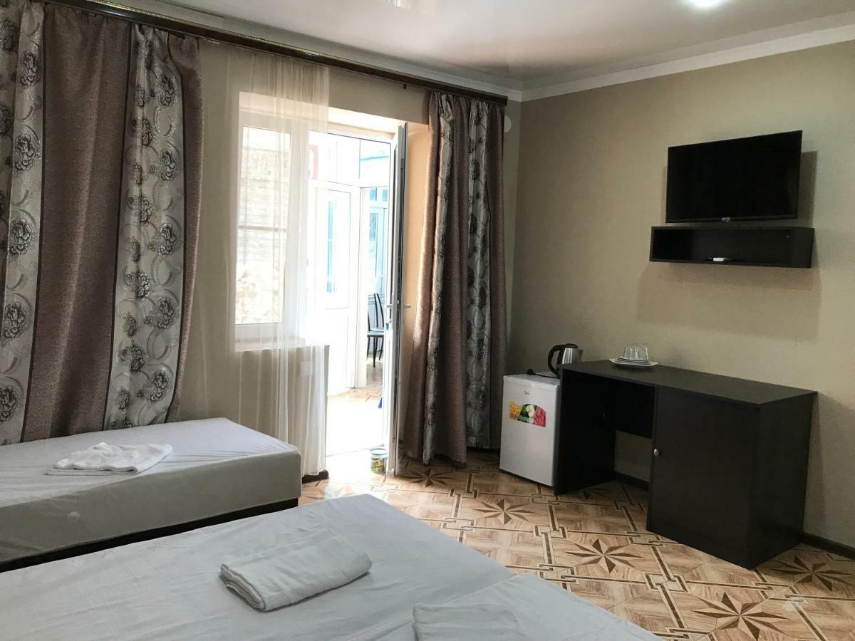 Ainar Hotel Gagra Bagian luar foto