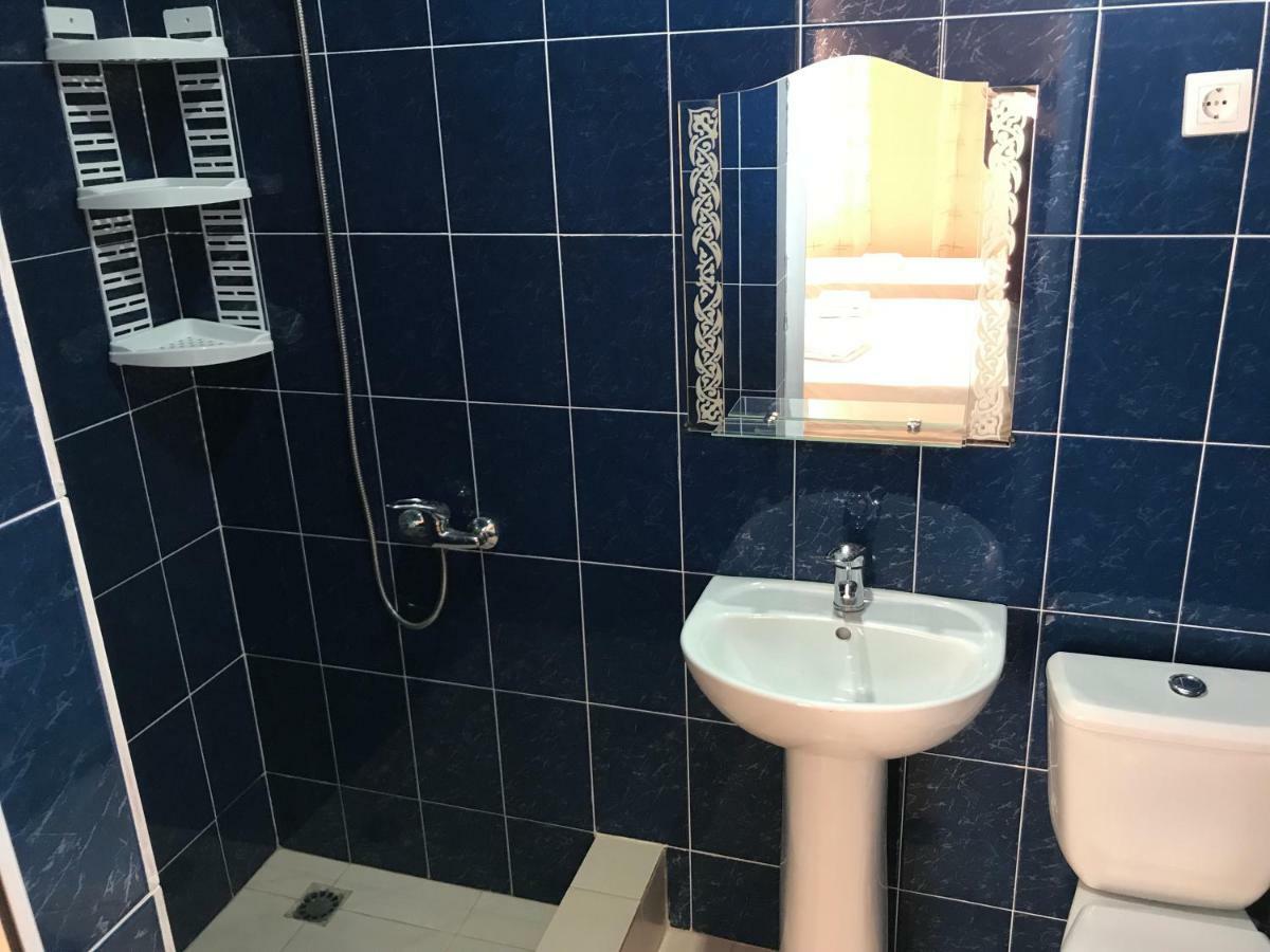 Ainar Hotel Gagra Bagian luar foto