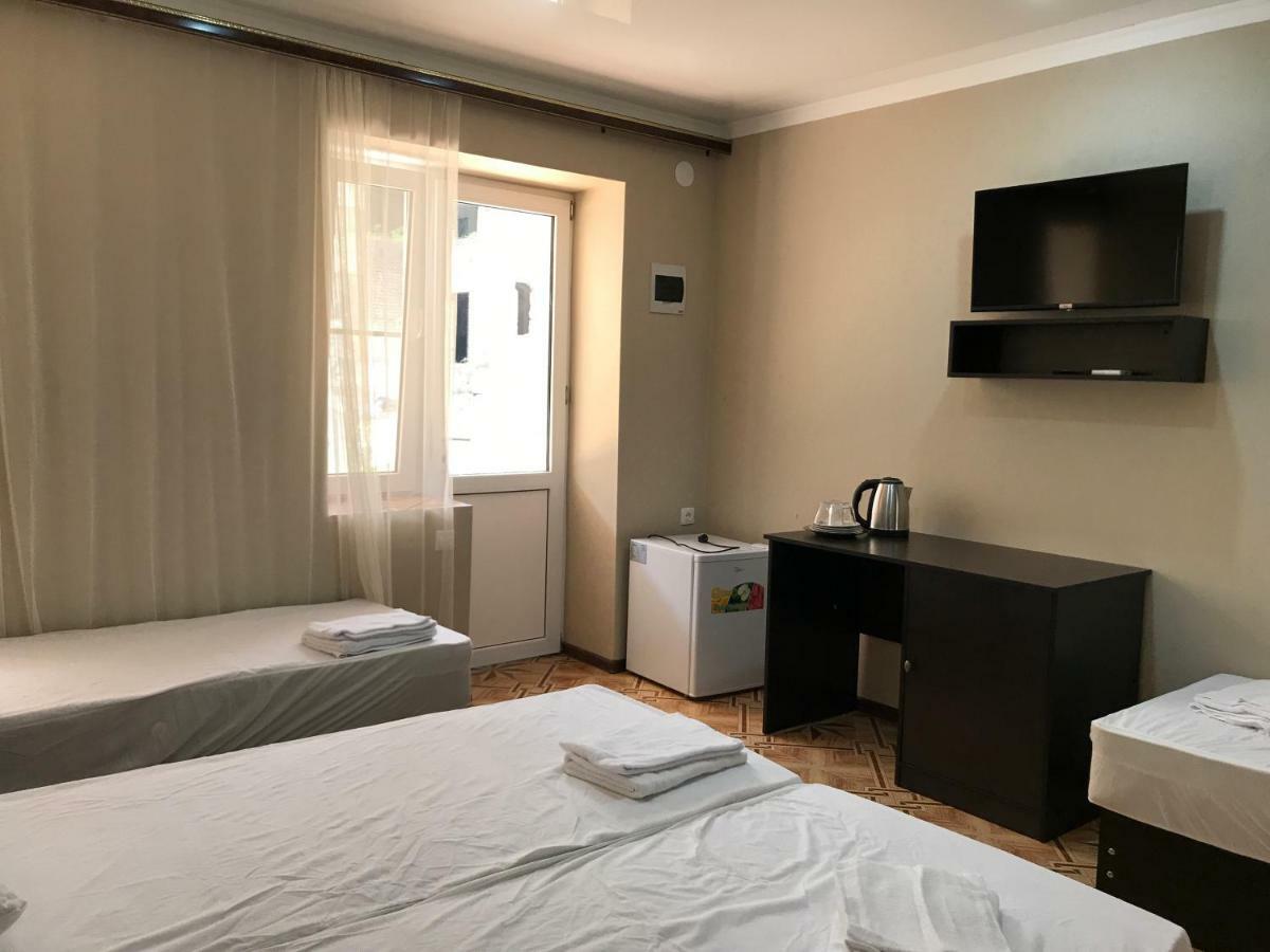 Ainar Hotel Gagra Bagian luar foto