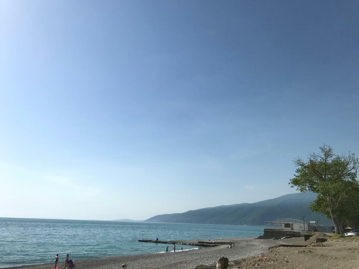 Ainar Hotel Gagra Bagian luar foto