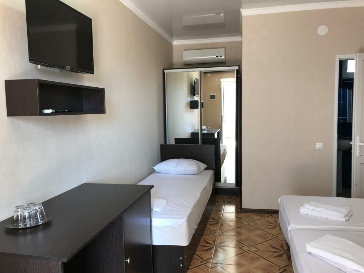 Ainar Hotel Gagra Bagian luar foto