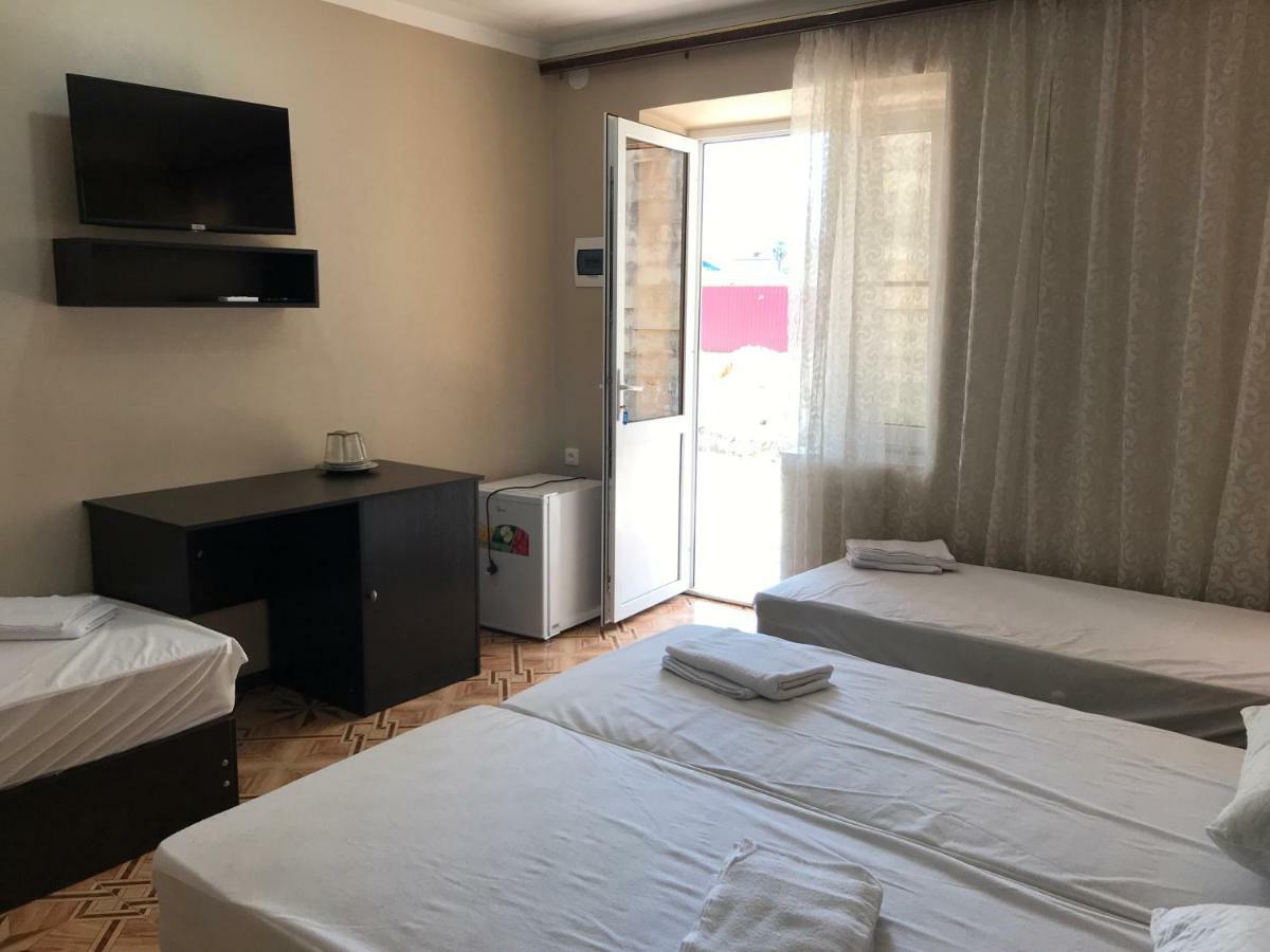 Ainar Hotel Gagra Bagian luar foto