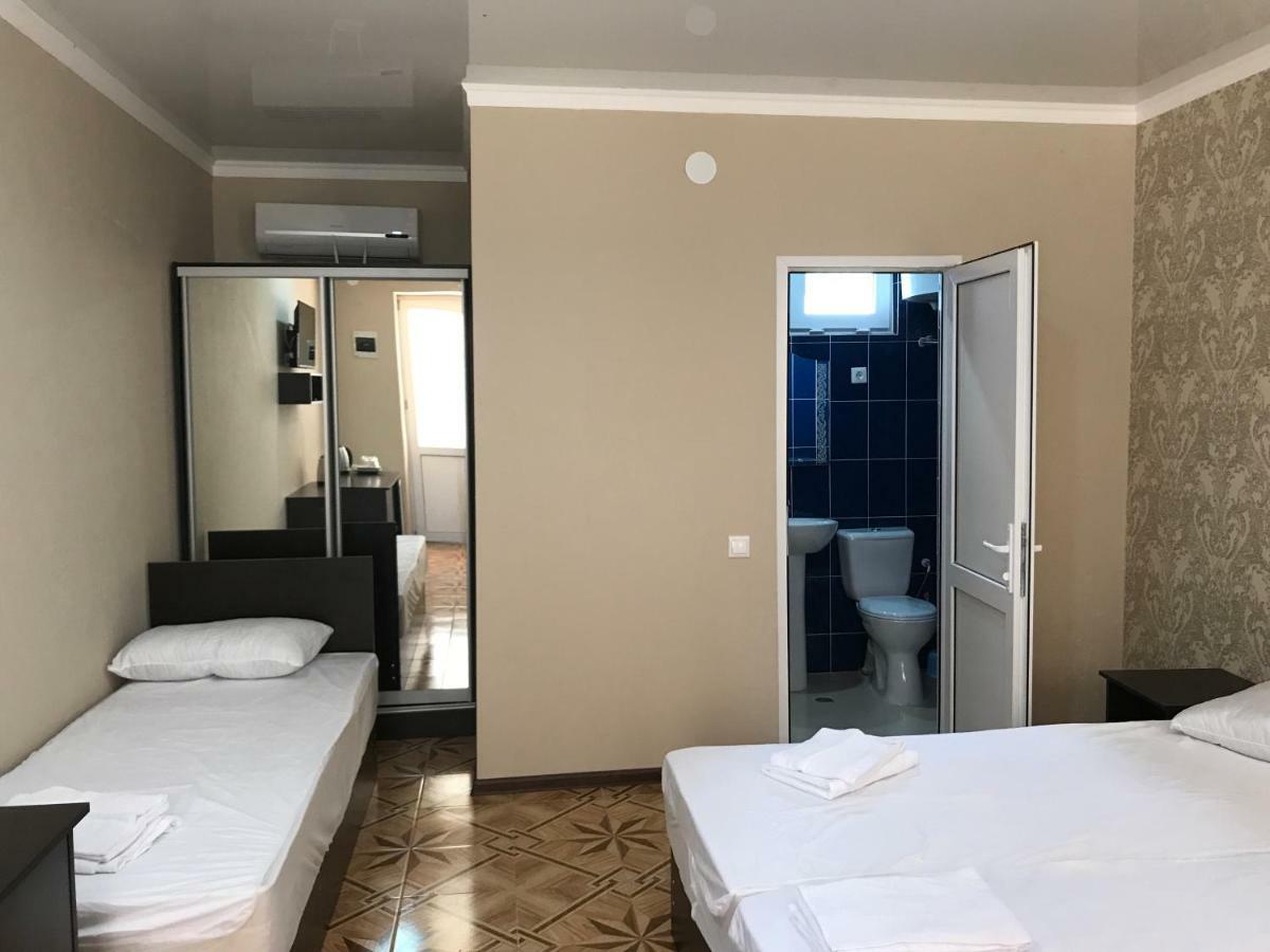 Ainar Hotel Gagra Bagian luar foto