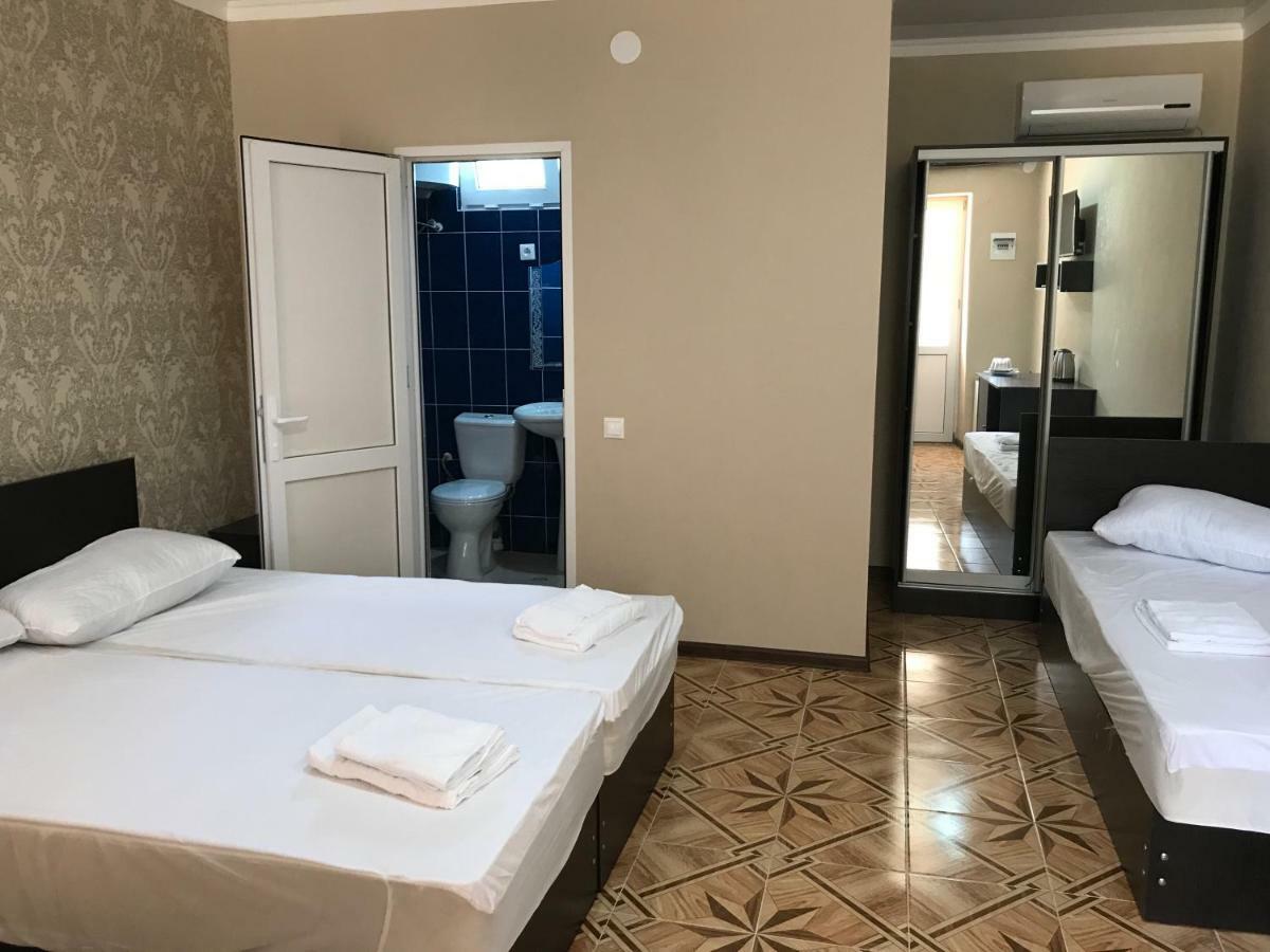 Ainar Hotel Gagra Bagian luar foto