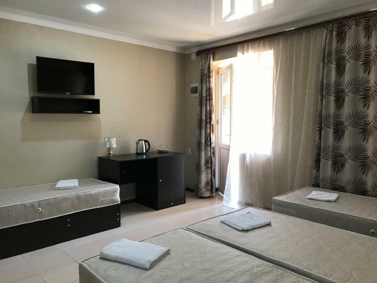 Ainar Hotel Gagra Bagian luar foto