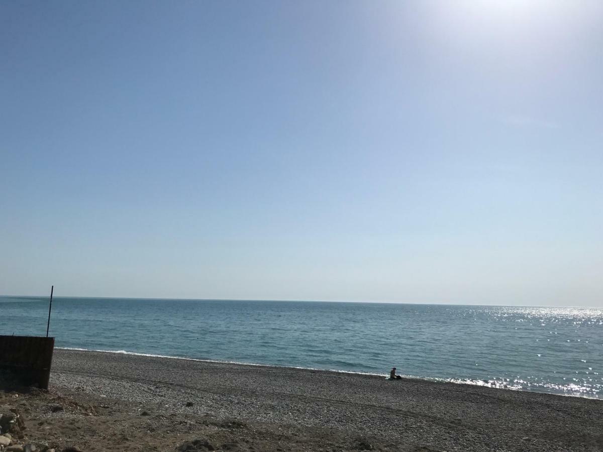Ainar Hotel Gagra Bagian luar foto