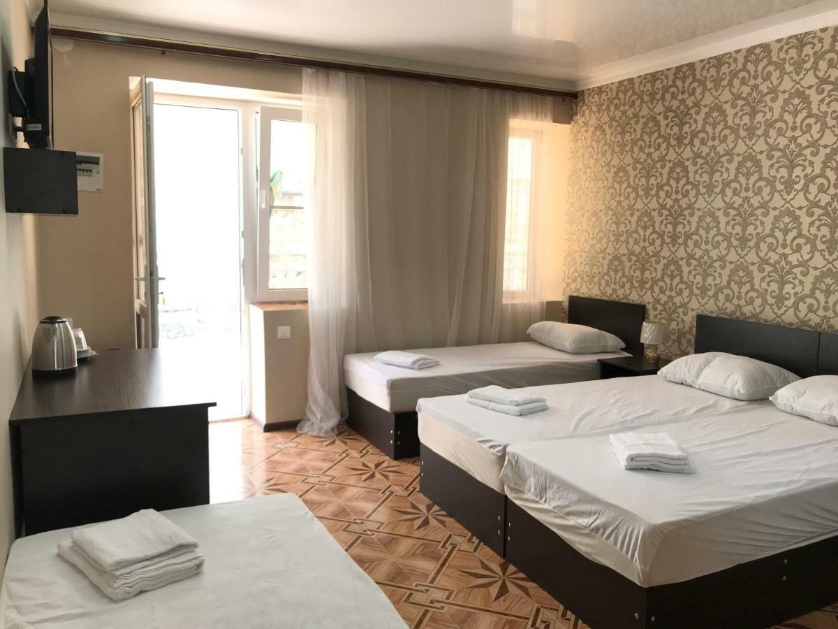 Ainar Hotel Gagra Bagian luar foto