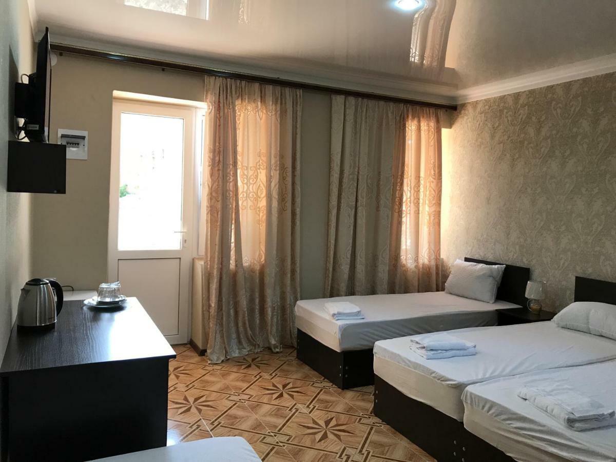 Ainar Hotel Gagra Bagian luar foto