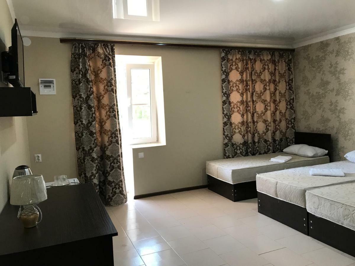 Ainar Hotel Gagra Bagian luar foto